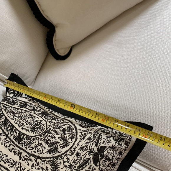 Ethan Allen Linen Paisley Pillow - Picture 6 of 9